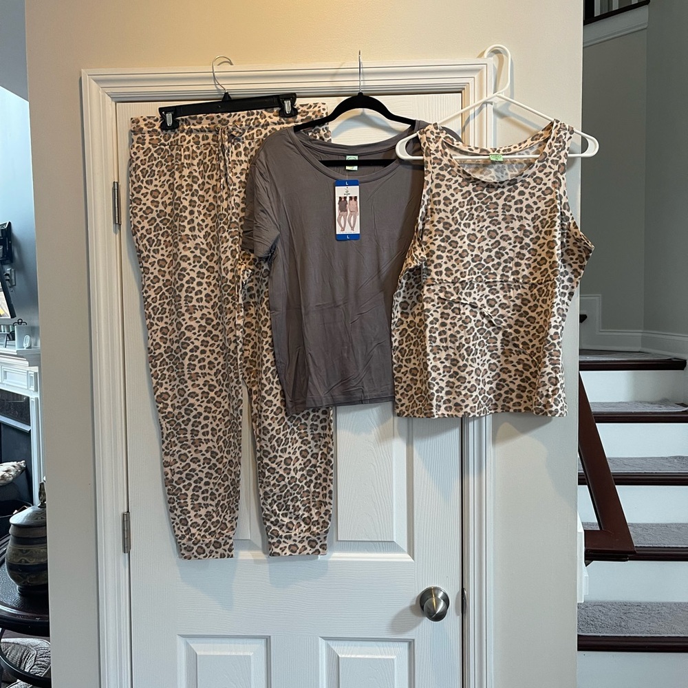 Honey Dew ladies 3 pc pajama set